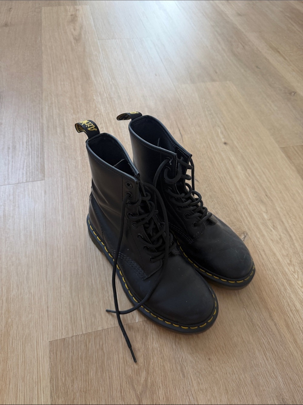 1460 WOMEN'S
Smooth Leather Lace Up Boots - Picture 8 of 11